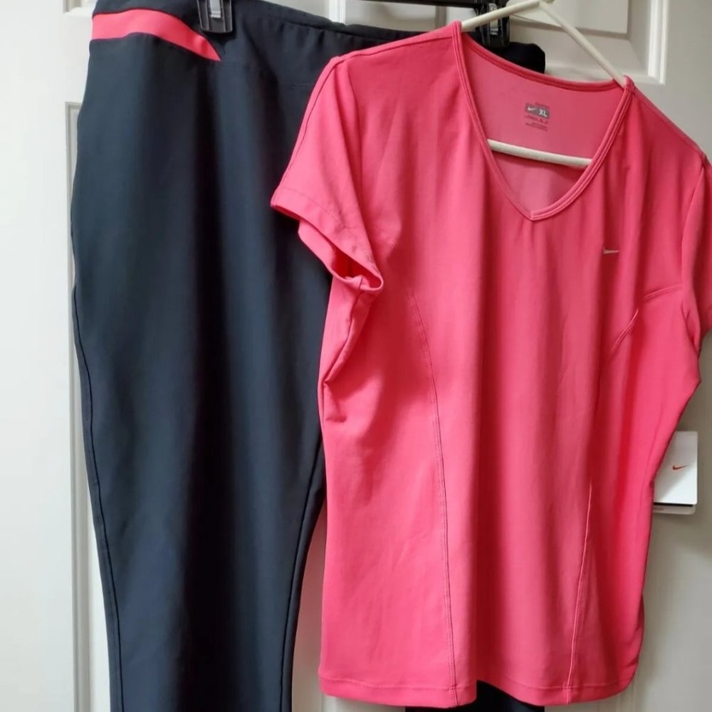 2 PIECE NIKE JOGGERS PANTS AND TOP